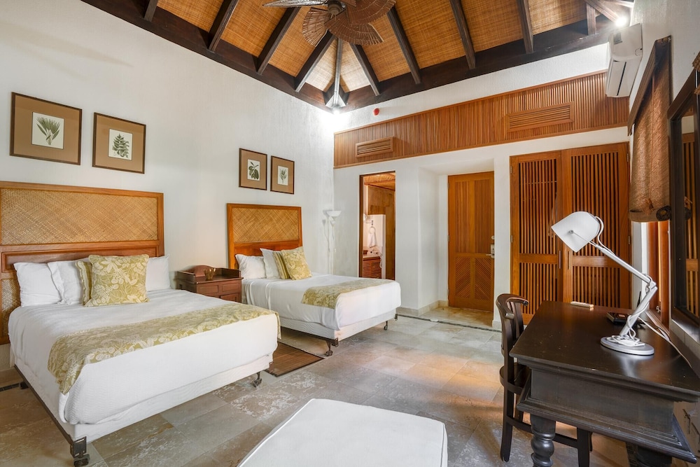 Warm 2BR Bungalow w Pool Backyard in Cap Cana