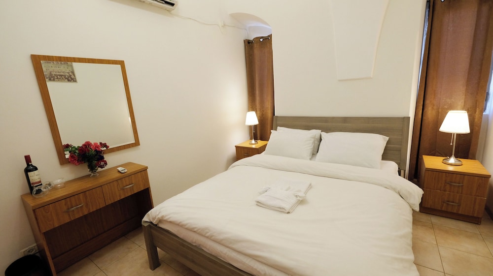 St. George’s Cathedral Pilgrim Guesthouse – Jerusalem