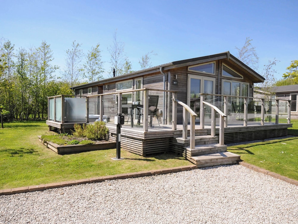 7 Meadow Retreat