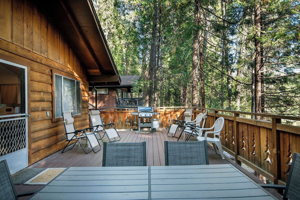 Yosemite Retreat in the Meadows
