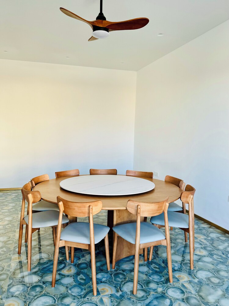QING Luxury Campground Hotel