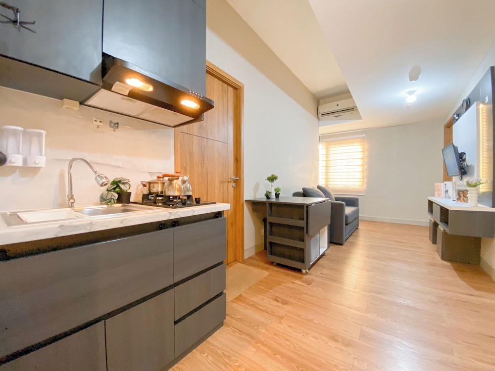Great Choice 2Br At Lrt City Jatibening Apartment
