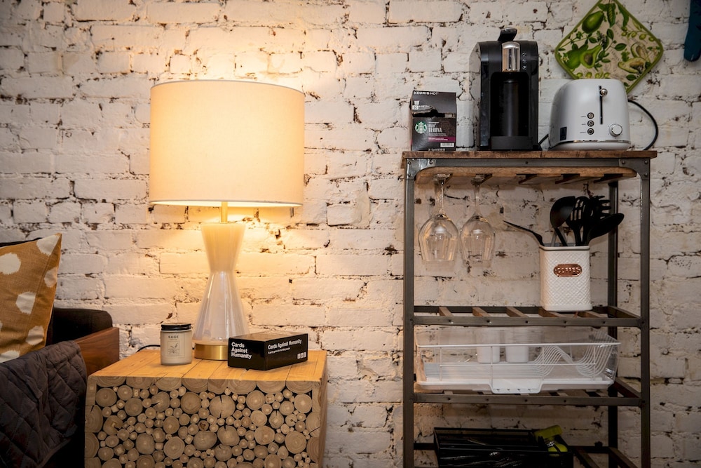 Sunny Fully Furnished Studio in Chelsea