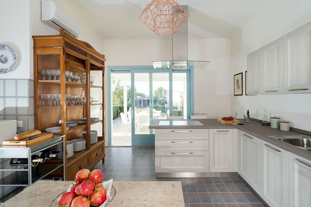 Villa in Trapani With Private Pool & Near Sea