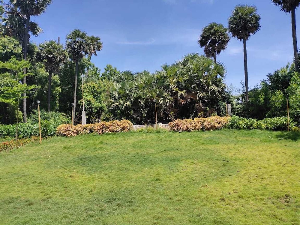 Hotel Rishi Gardens