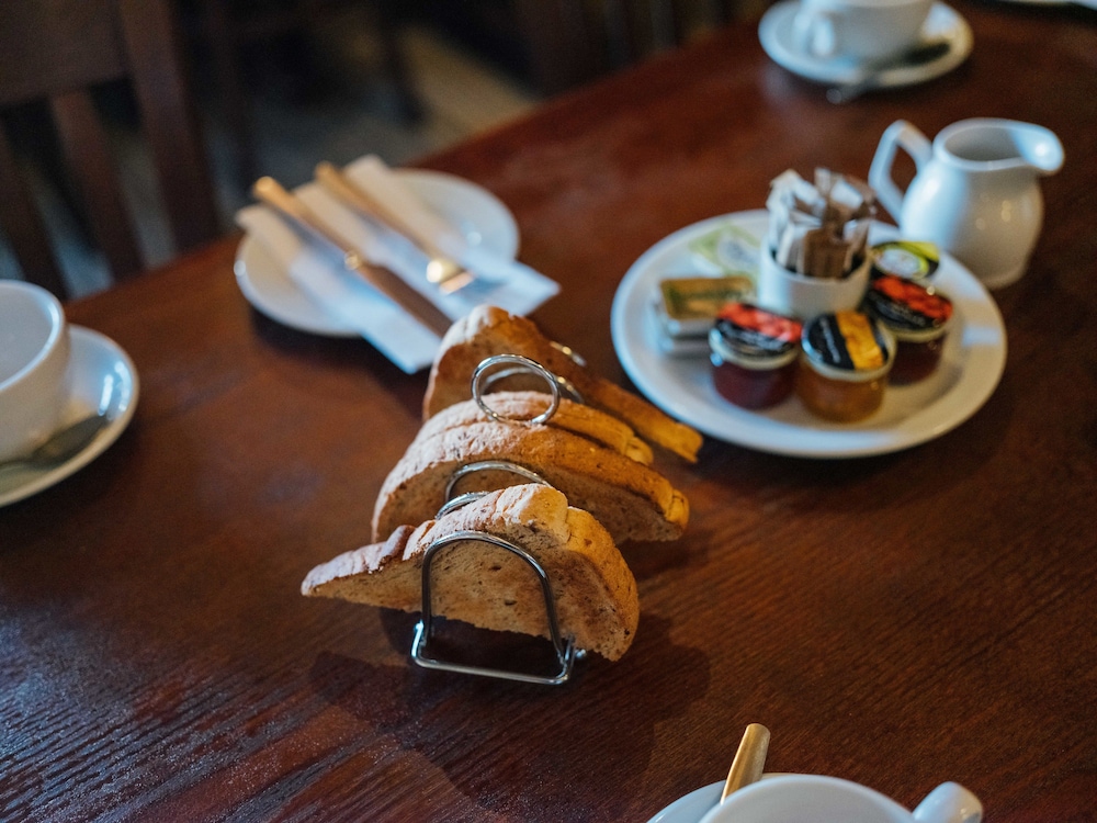 Worcester Vacations - The Bell Inn - Property Image 1