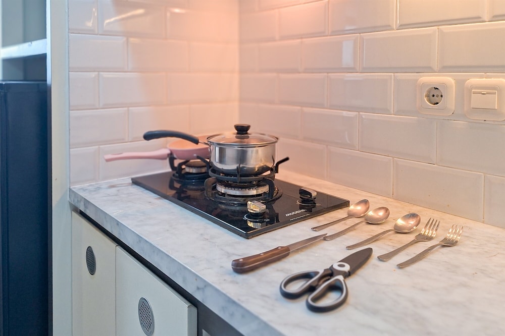 Modern Monochromatic Studio At Transpark Bintaro Apartment