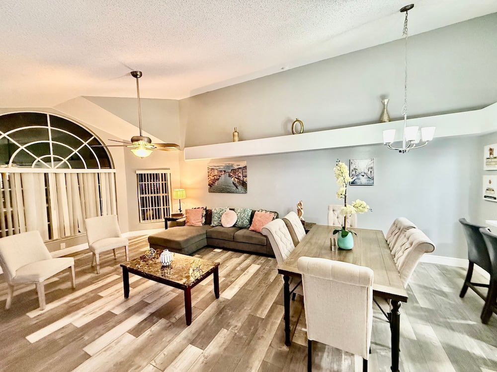 Grand Laguna 3BR Penthouse Near Universal Parks