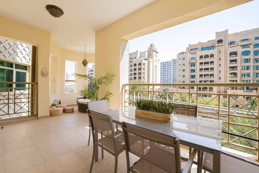 Spacious New Furnished 2br M Palm Jumeirah