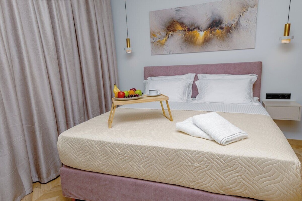 G B Urban Spa by Cretanhouses