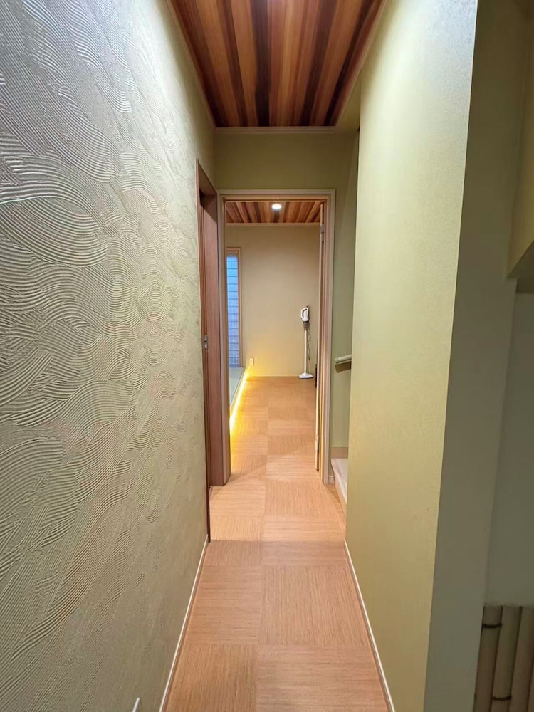 SUN WARM HOUSE