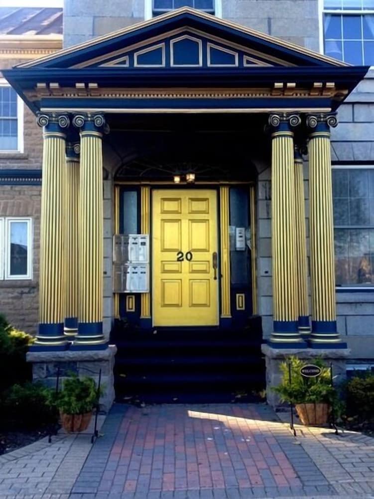 Brockville Vacations - The Noble Suites - Property Image 33