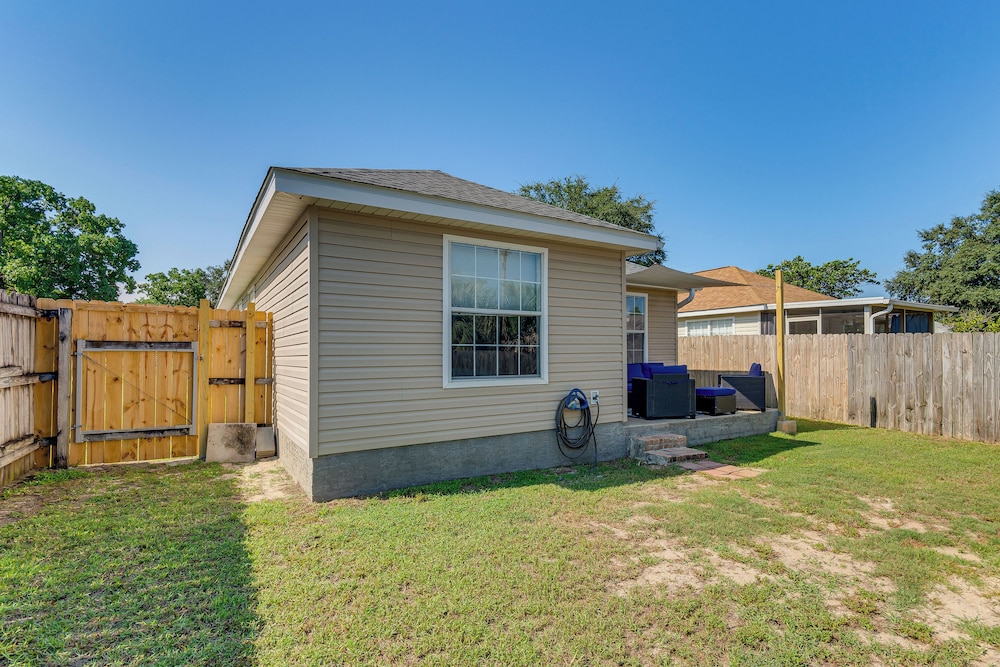 3 Mi to Beach: Quiet Gulf Breeze Gem Near Dtwn