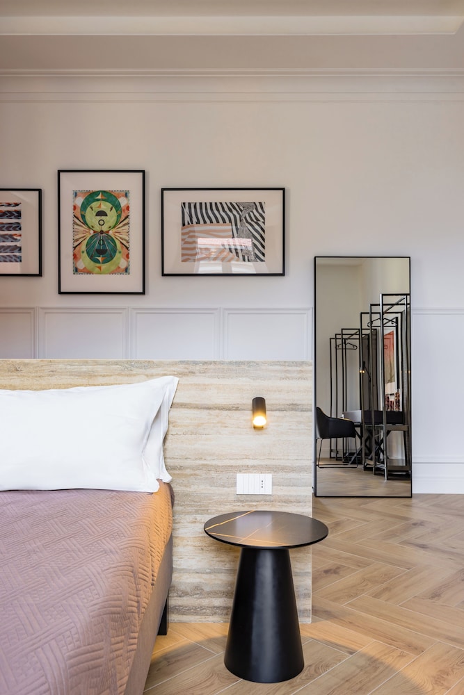 Chic Lifestyle Apartment