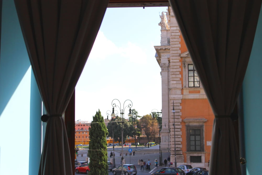 B&B Basilica Square