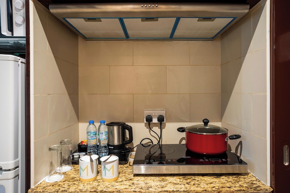 Abu Dhabi Vacations - Metropolitan Al Mafraq Hotel - Property Image 12