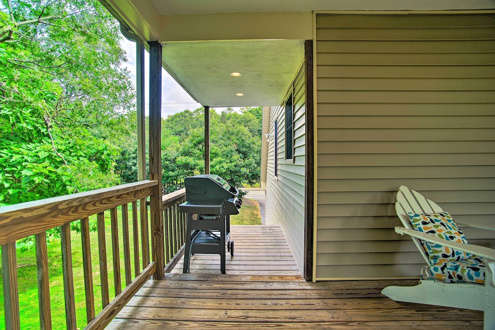 Cape Cod Home w/ Deck ~ 3 Mi to Beaches