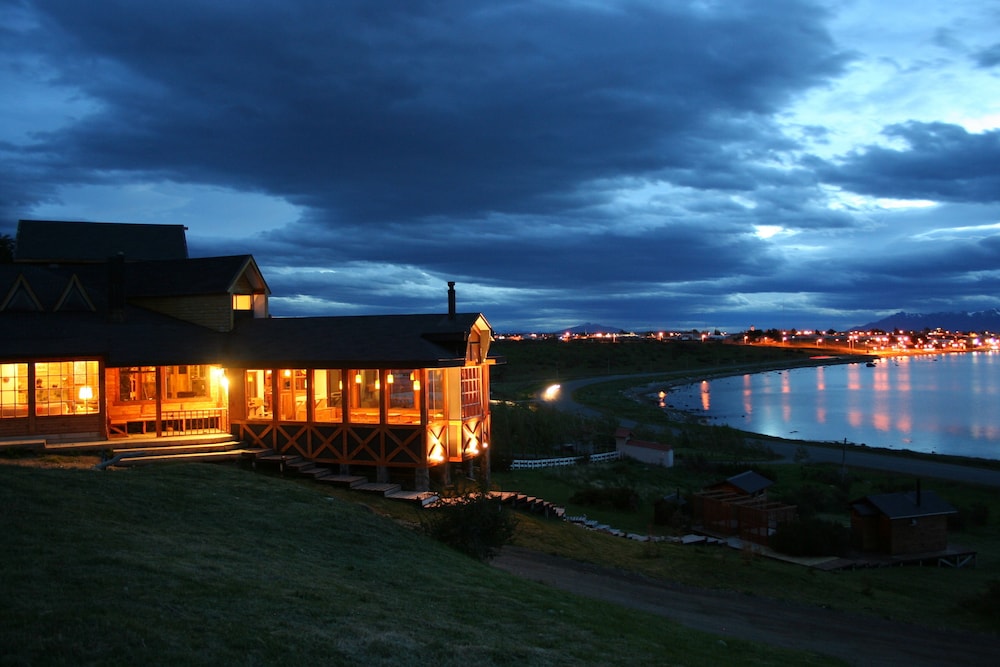 Weskar Patagonian Lodge