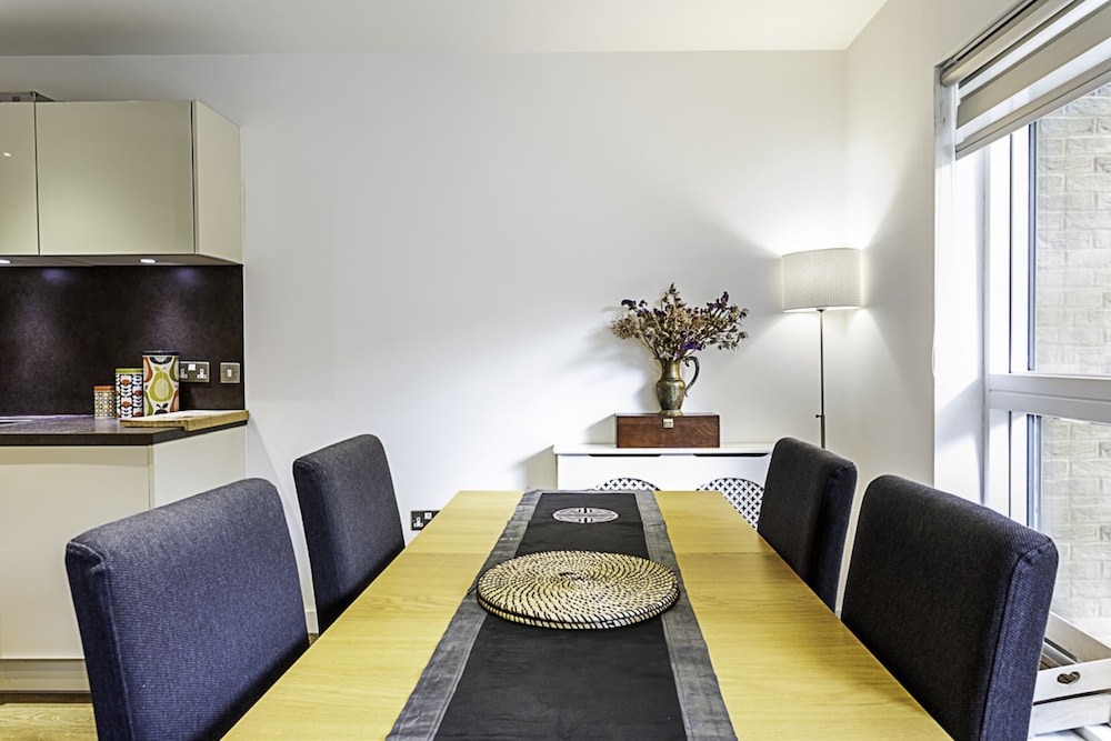 Beautiful Open Plan Garden Flat