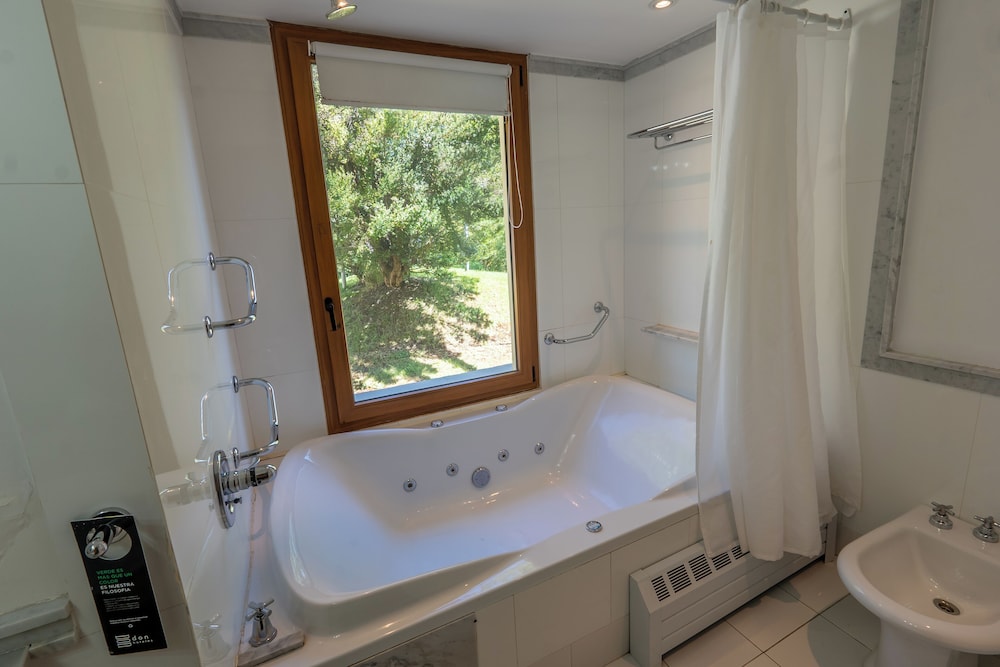 Rent Up -Casa junto al lago Nahuel Huapi