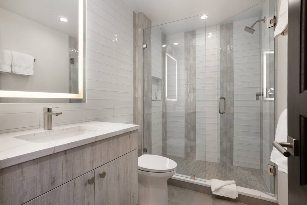 Luxury 3 Bedroom Condo in the Heart of Beaver Creek Village With Heated Pool