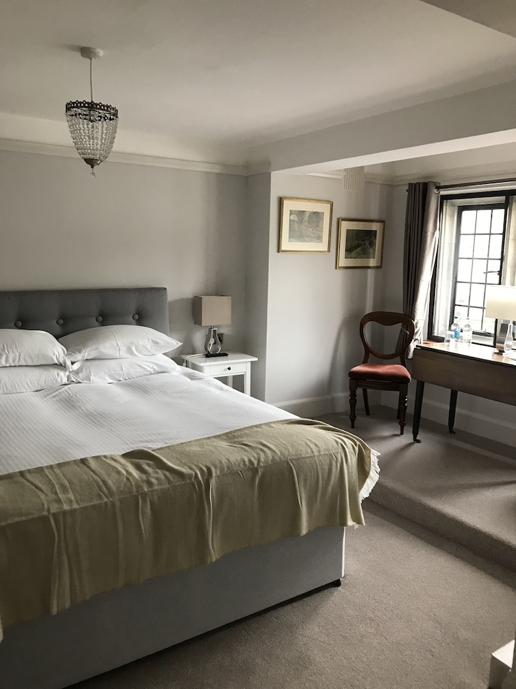 Bankes Arms Hotel view 4