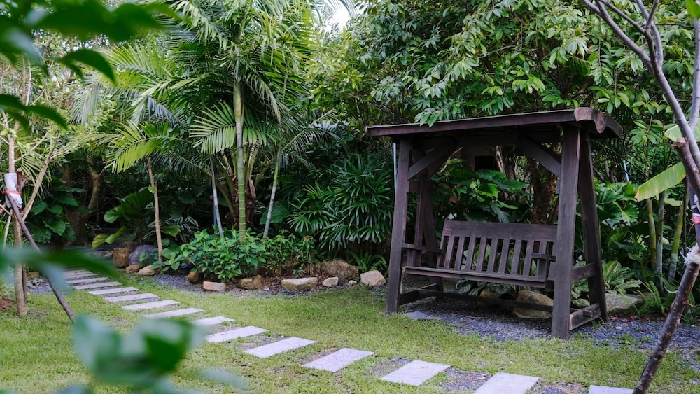Lush Inn Phuket