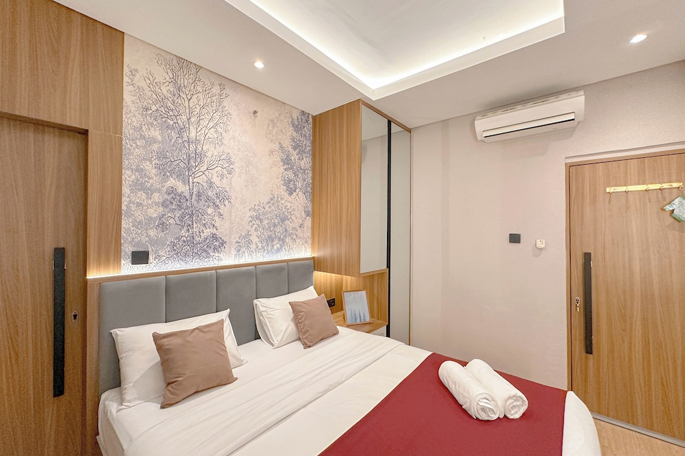 Modern Look With Wooden Accent 3Br At Kondominium Puncak Marina Apartment