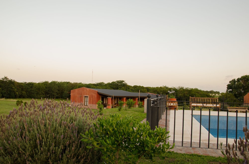 Tierra Chana Estancia de Campo