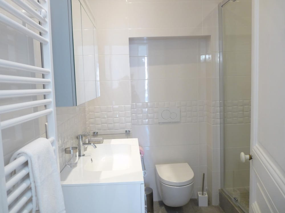 Two Bedrooms in the Center of Cannes 500 Meters From the Palais des Festival and the Croisette - 1934
