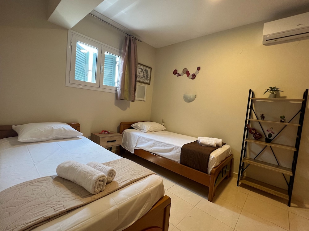 Kika Residence - 2 Bedroom House With Barbeque