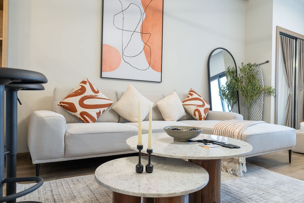 Chic Modern Studio Apartment for 2 in JVC
