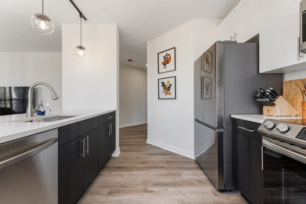 Michigan Ave 2BR Balcony Exclusive Access