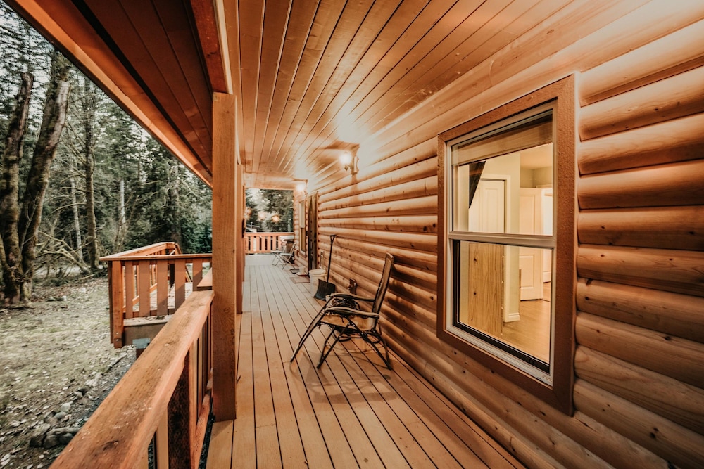 Glacier Springs Cabin #02 - The Come on Up Cabin!