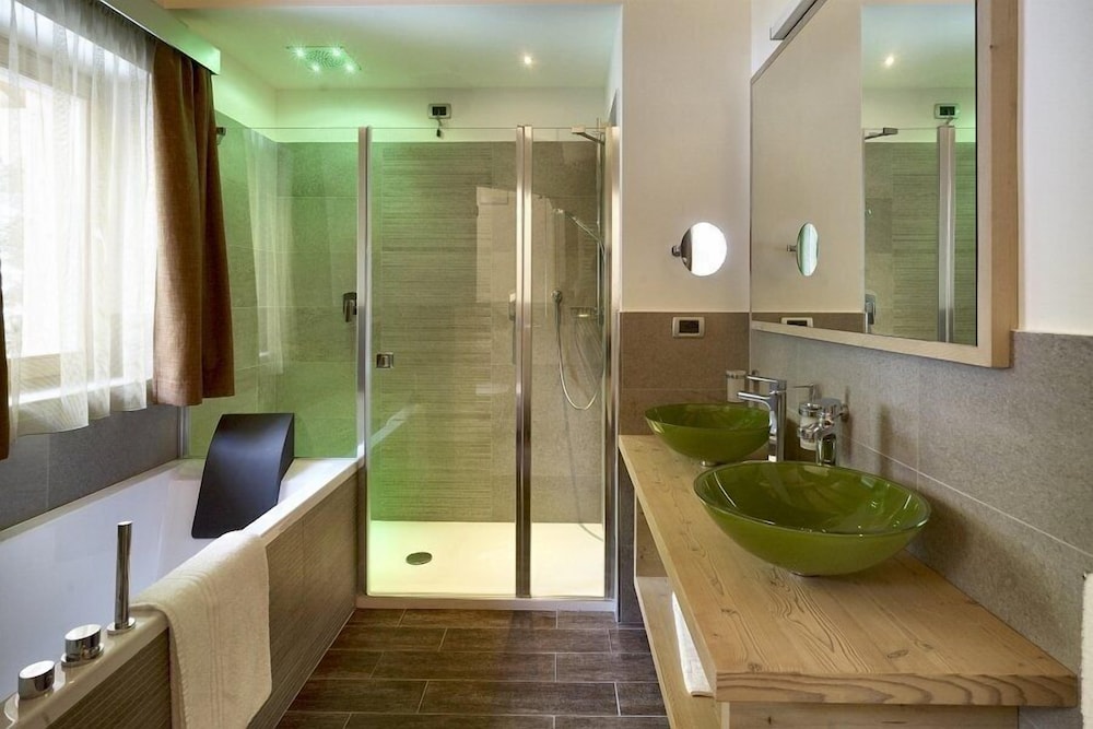 Color Home Suite Apartments