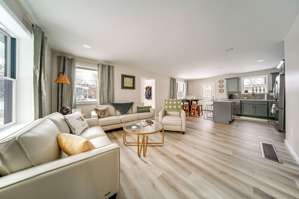 Walk to Lake: Pet-friendly Cottage in Jamestown!