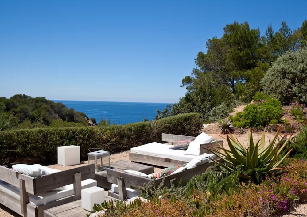Appealing Villa With Private Terrace