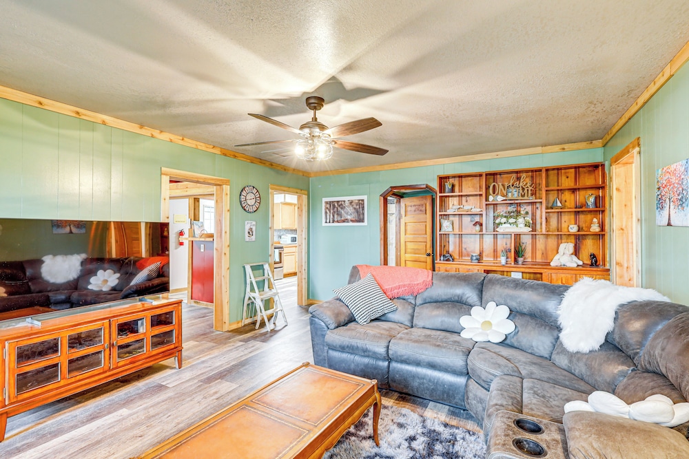 Deck, Hot Tub & Lake View: Brownwood Home!