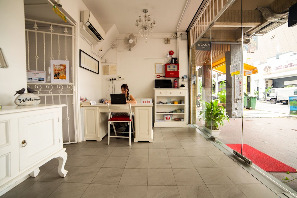 Blanc Inn - Hostel