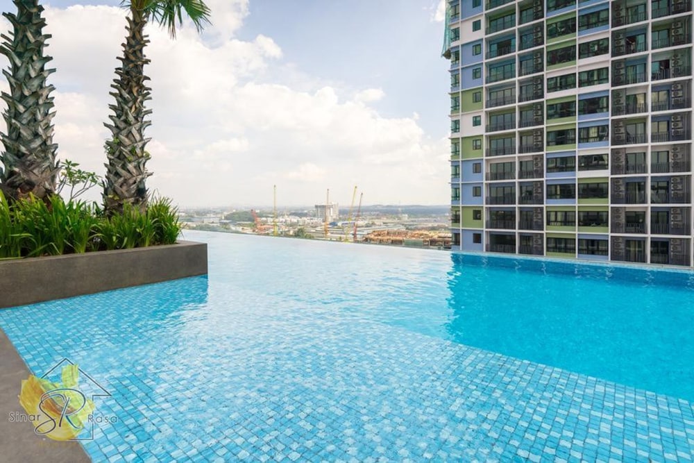 Sinar Rasa Homestay I-City I-Soho photo 2