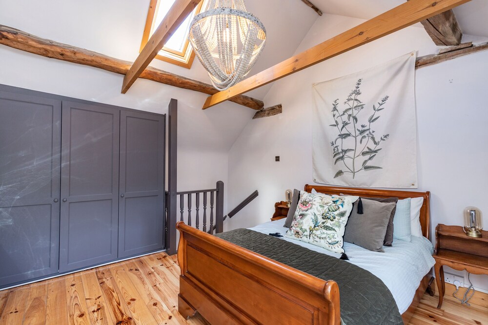 4 Canalside Cottages
