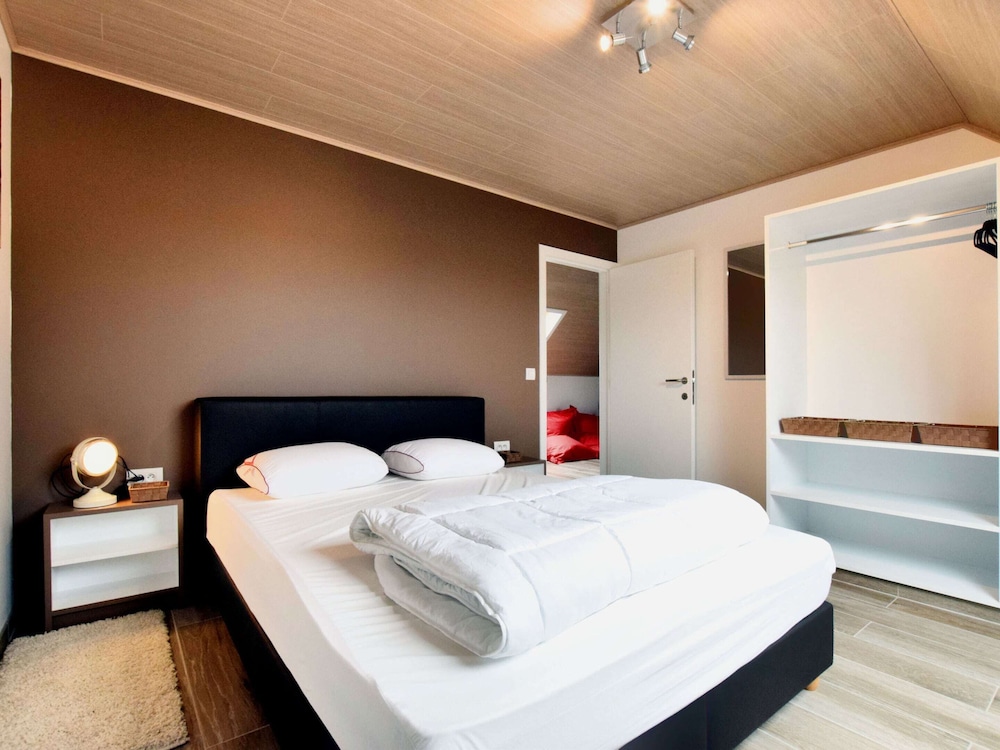 Luxurious Home With Sauna view 3