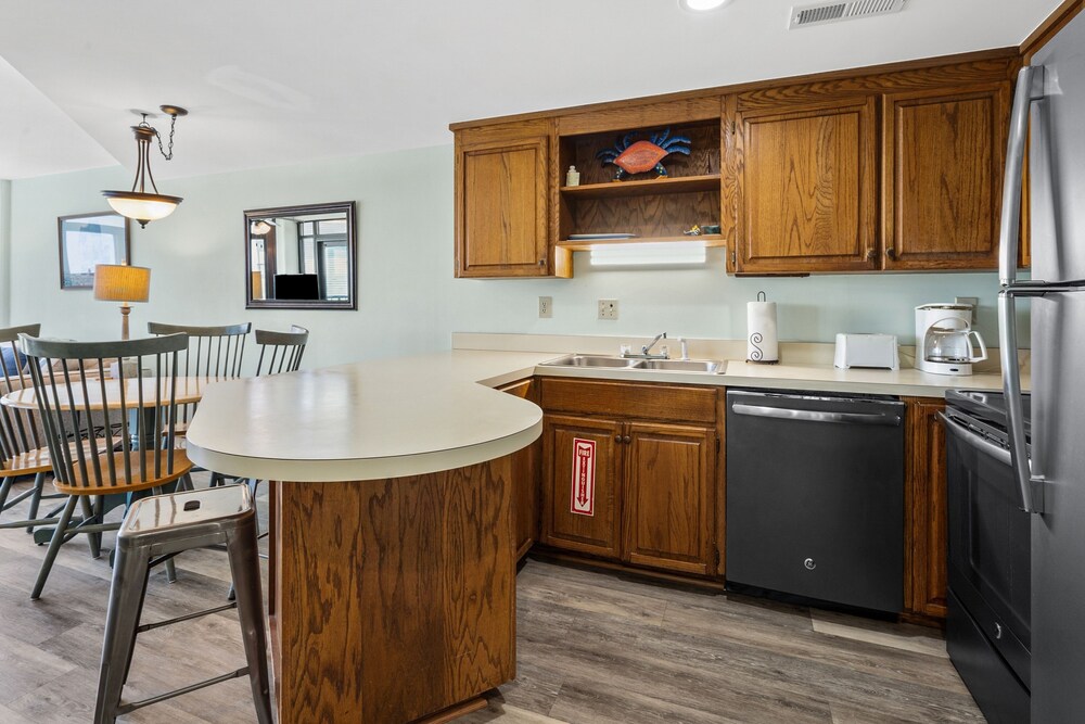 Sedgefield 102 by RedAwning