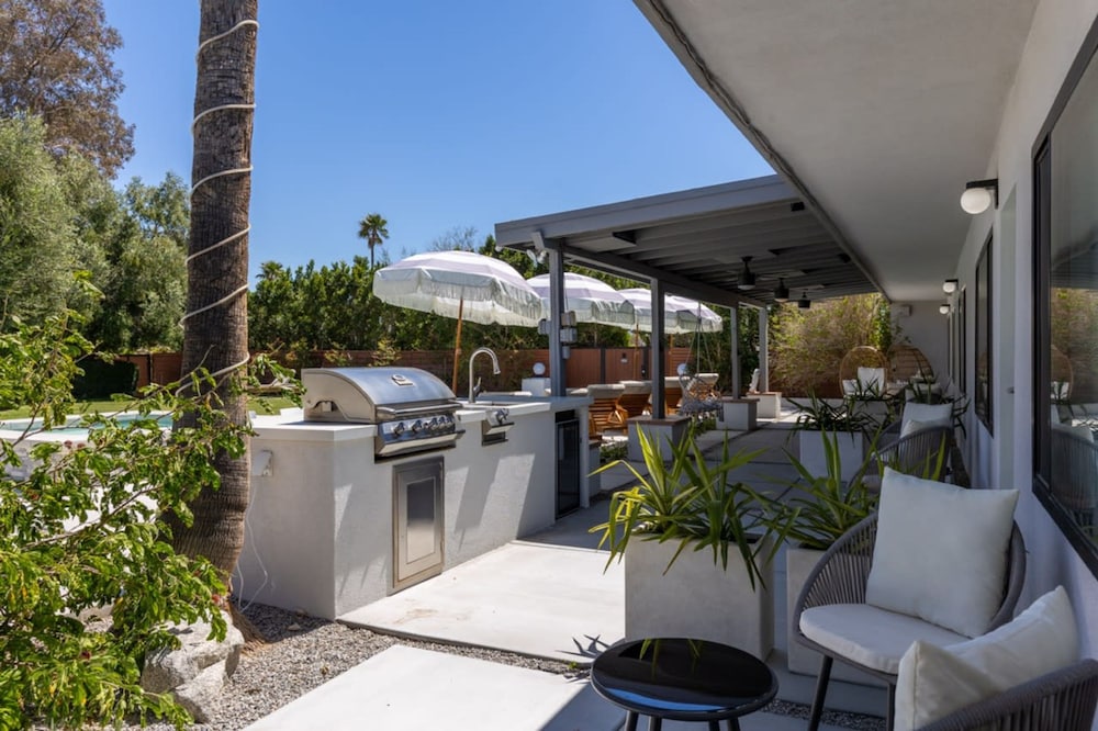 The Yucca Hotel- Entire Boutique Buyout