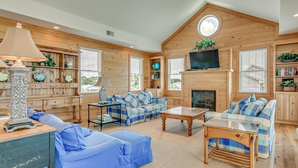 Spectacular Oceanfront Home Located On North Litchfields Peaceful And Pristine Beaches. 6 Bedroom Home by Peace Vacations