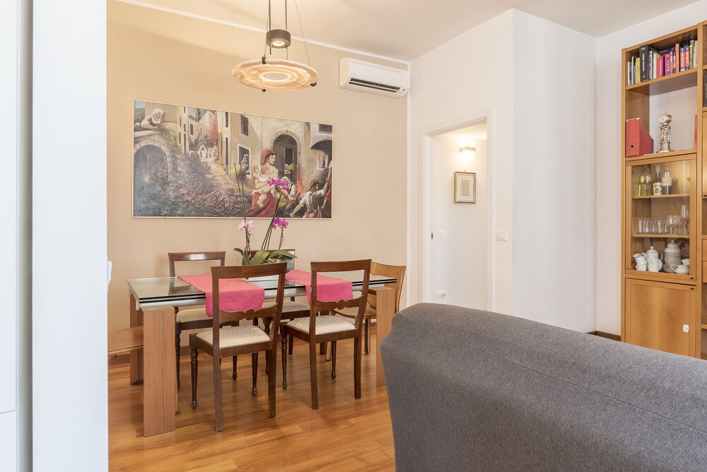 Colosseo & Colle Oppio Charming Apartment