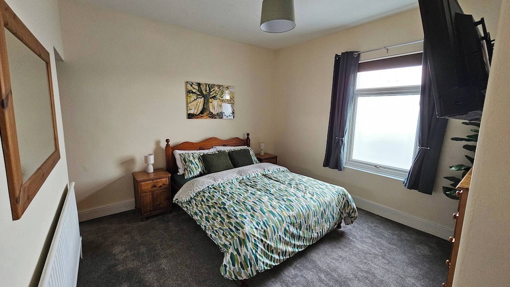 Charming 3-bedroom Home in Doncaster, Perfect for Family, Friends & Contractors