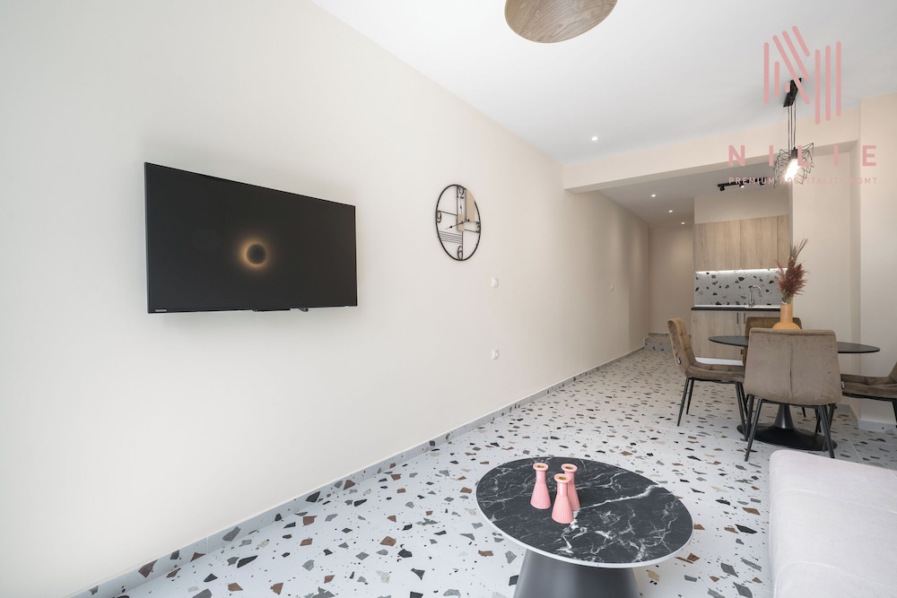 Phedra Studios Nilie Hospitality MGMT