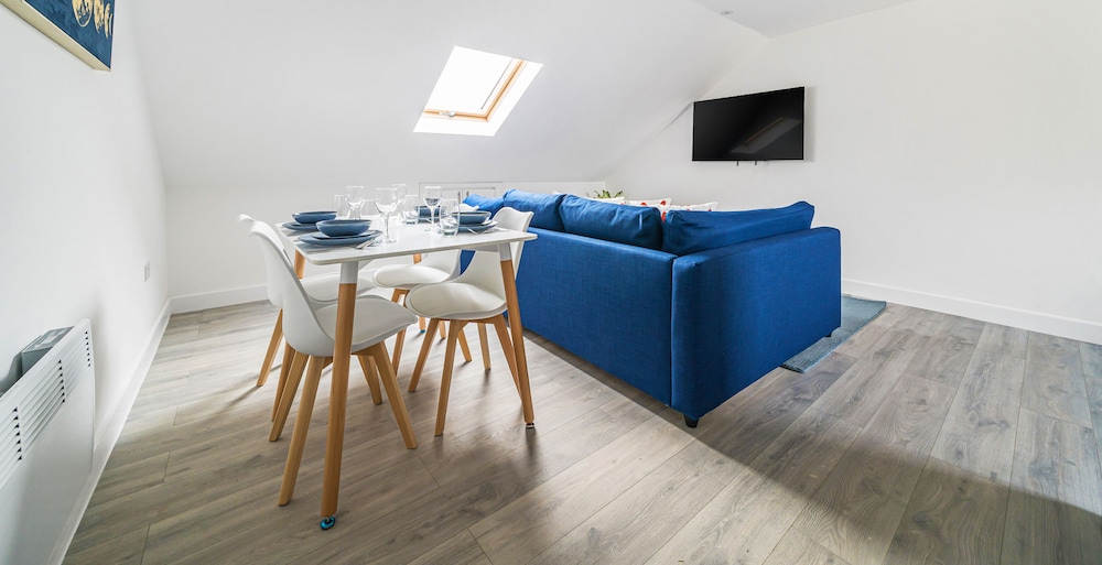 Modern Town Center Apartments Aldershot