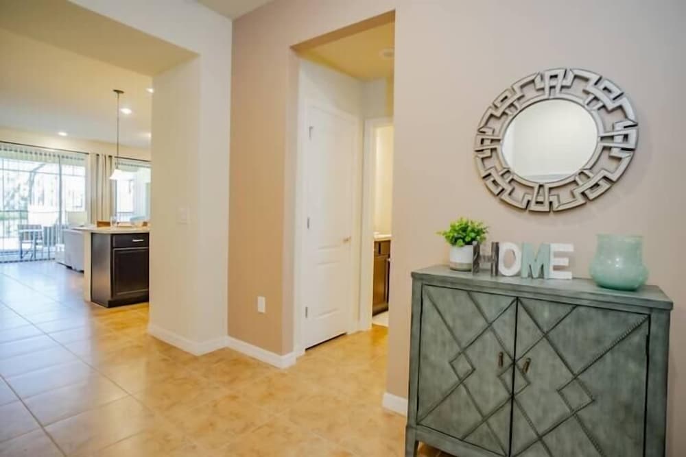 4606 TD - 5BR Townhome Marvel: Private Pool